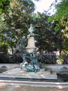 Monumento à Eugène Delacroix, no Jardim de Luxemburgo