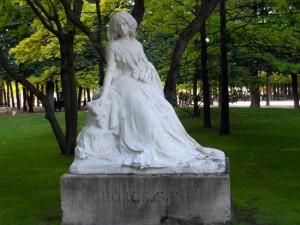George Sand, escultura no Jardim de Luxemburgo